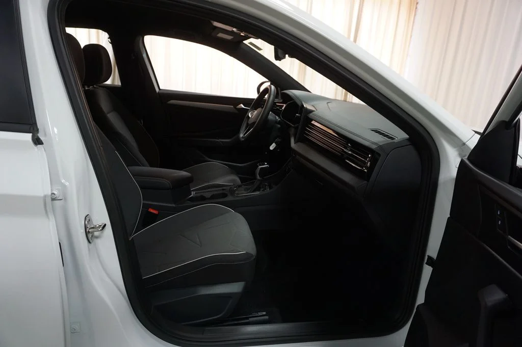 Certified Used 2025 Pure White Volkswagen 1.5T Sport image 35