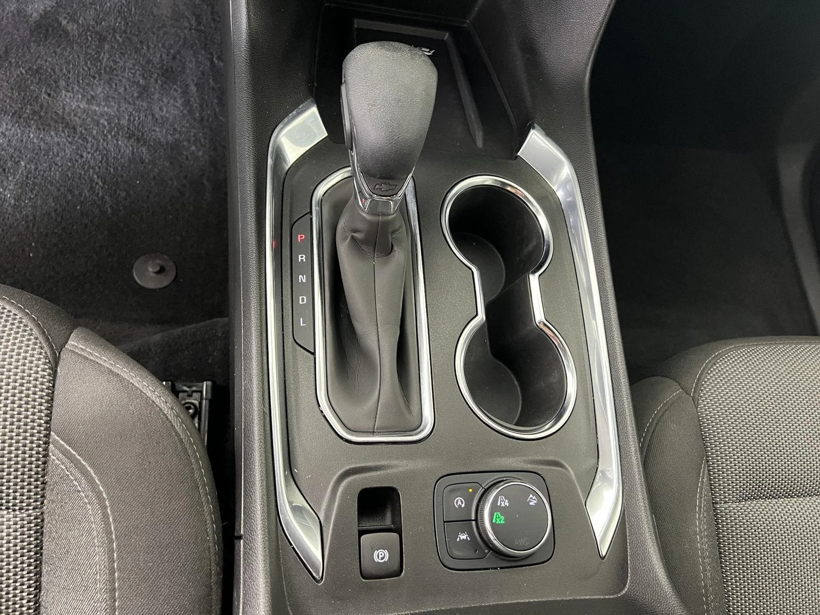 Used 2023 Silver Sage Metallic Chevrolet LT Cloth image 17