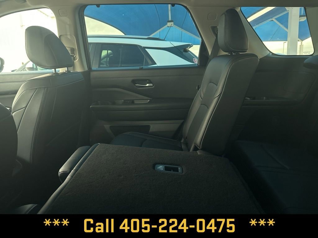 Used 2025  Nissan SL image 41