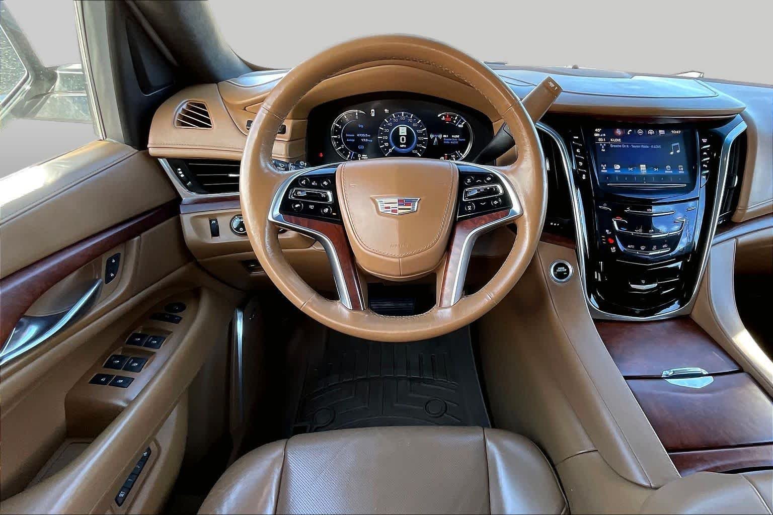 Used 2017 Crystal White Tricoat Cadillac Platinum image 6
