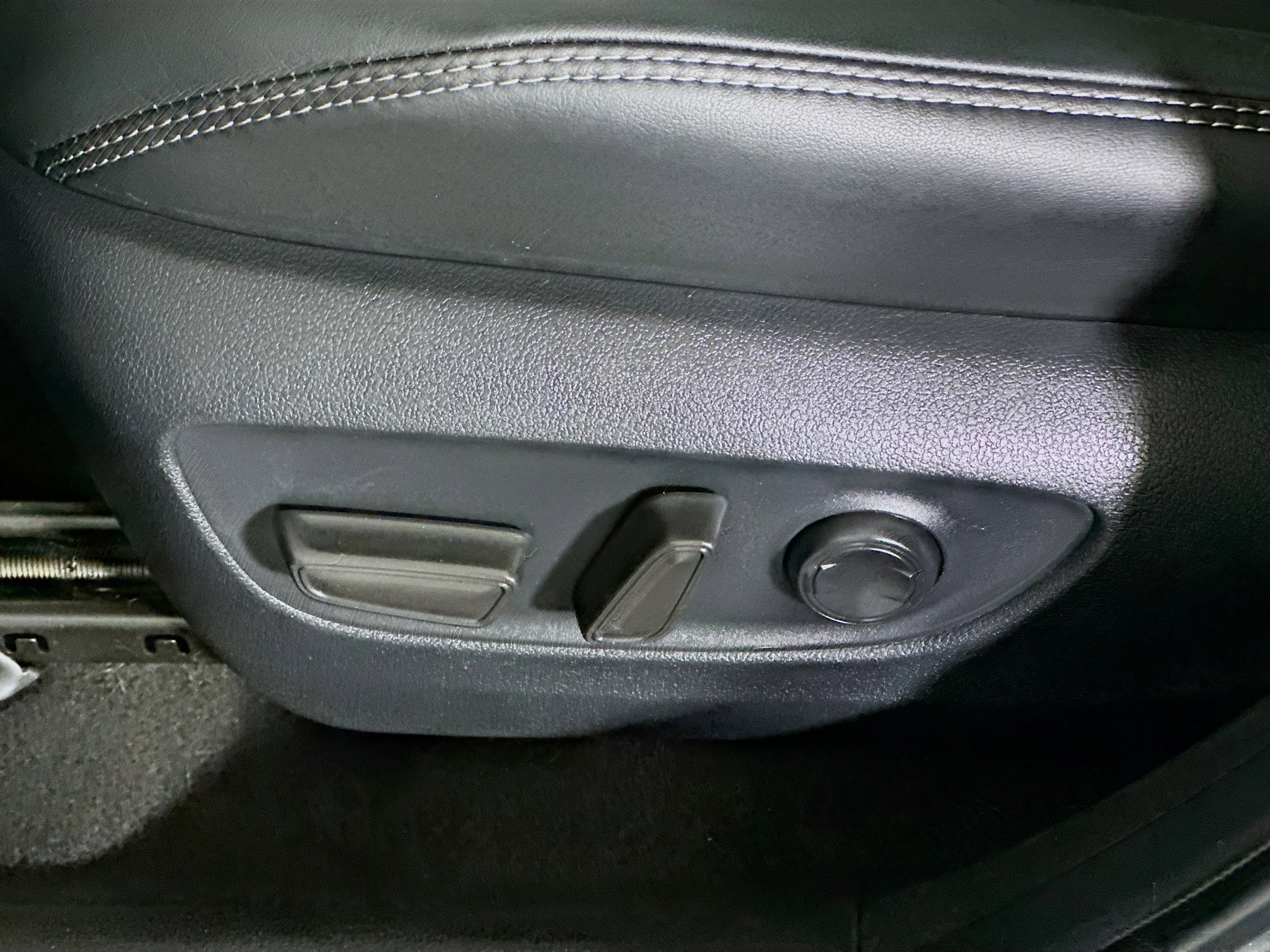Used 2024 Magnetic Gray Metallic Toyota XLE Premium image 13