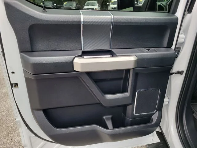 Used 2020 White Ford Lariat image 11