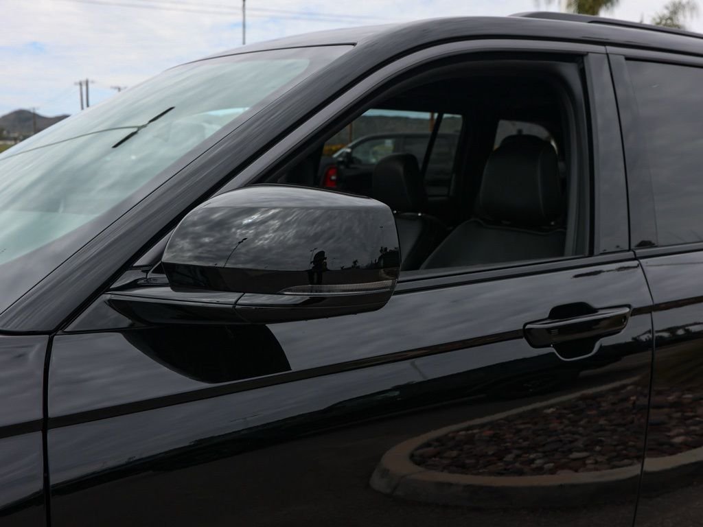 New 2026 Diamond Black Crystal Pearl-Coat Exterior Paint Jeep Limited image 11