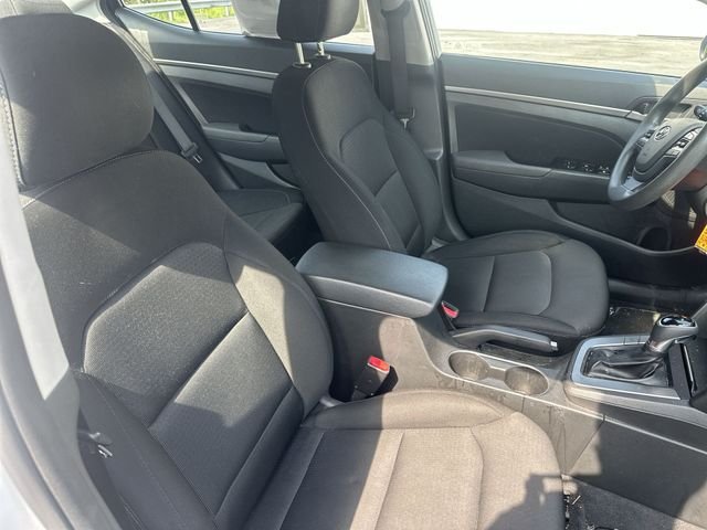 Used 2018 White Hyundai SEL image 28