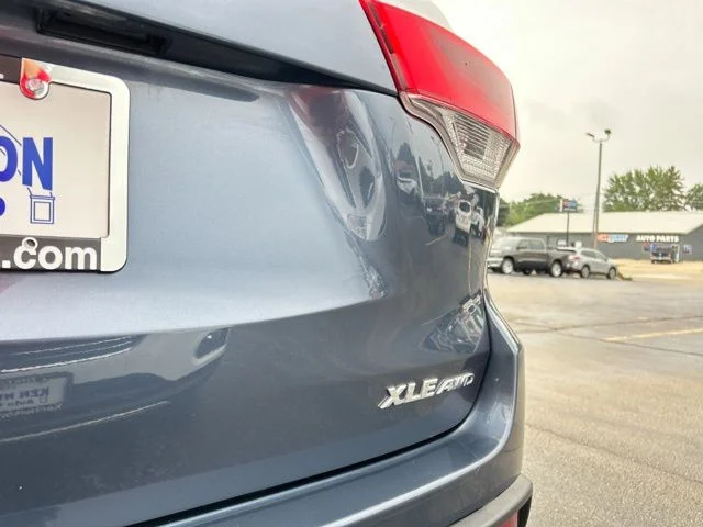 Used 2017 Shoreline Mist Toyota XLE image 9