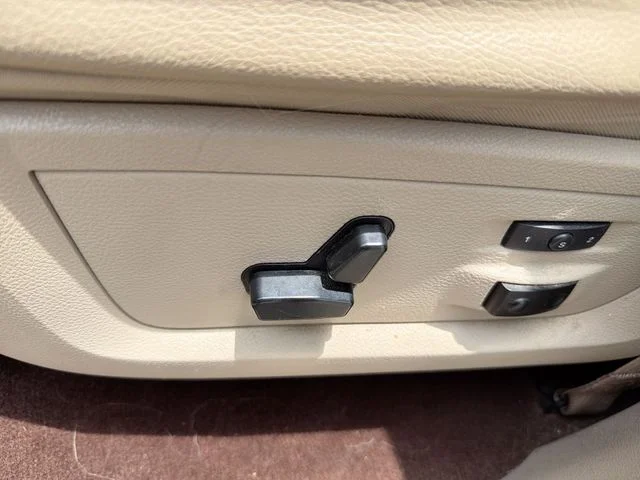 Used 2014 Beige Ram Laramie image 15