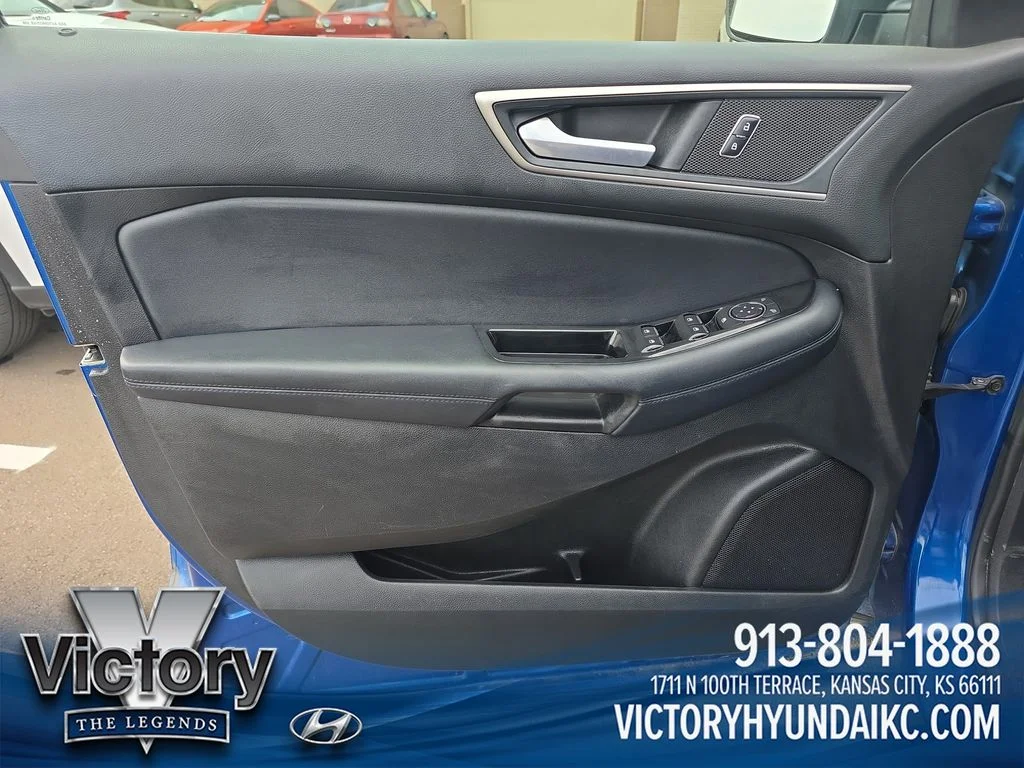 Used 2018 Blue Ford SEL image 10