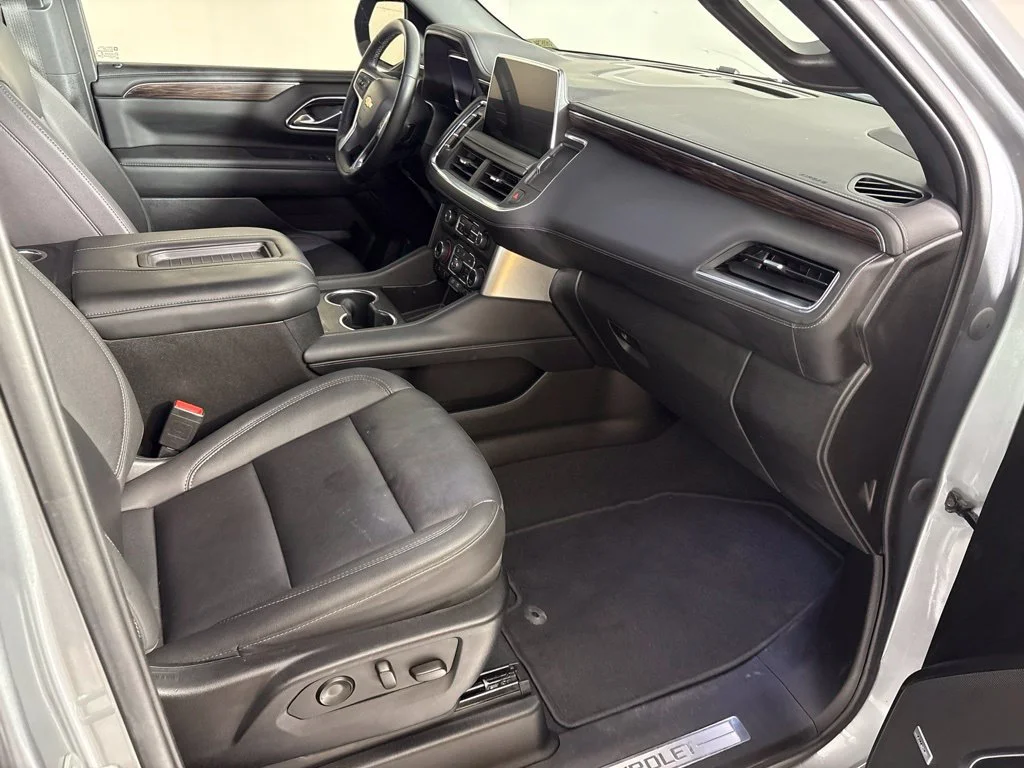 Used 2023 STERLING GRAY METALLIC Chevrolet LT image 21