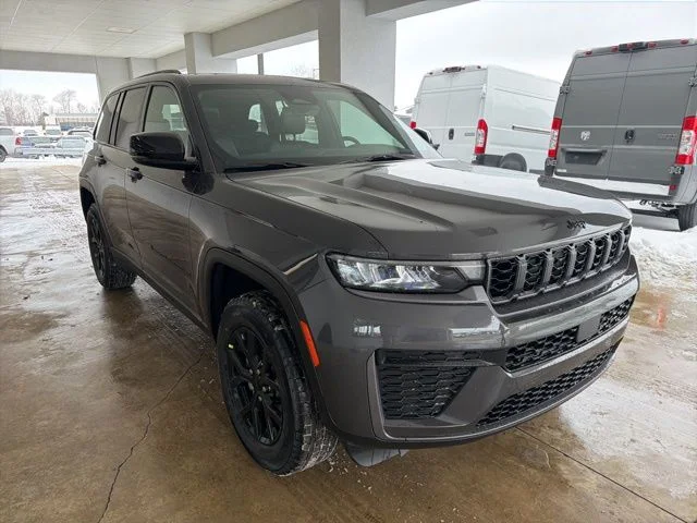 New 2026 Baltic Gray Metallic Clear-Coat Exterior Paint Jeep Altitude image 9