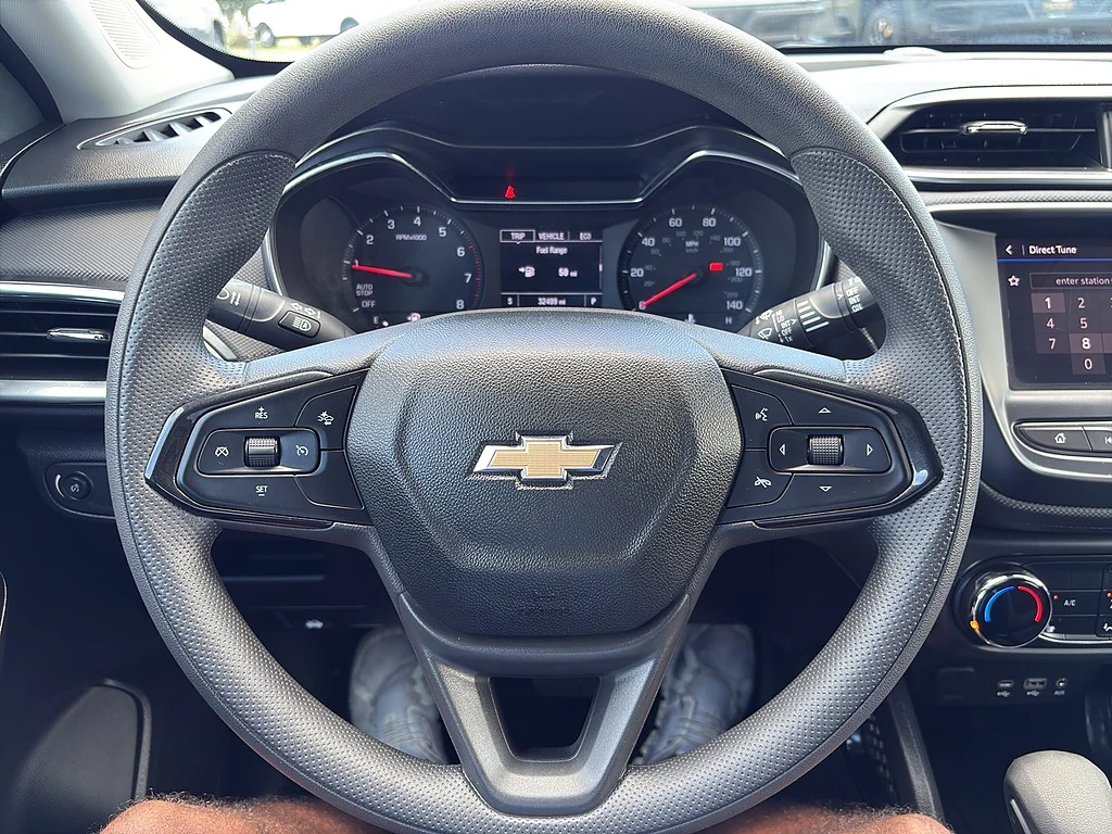 Used 2023 Blue Glow Metallic Chevrolet  image 21