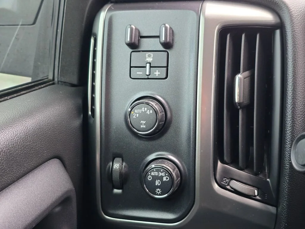 2017 Chevrolet Silverado 1500 LT - Photo 28