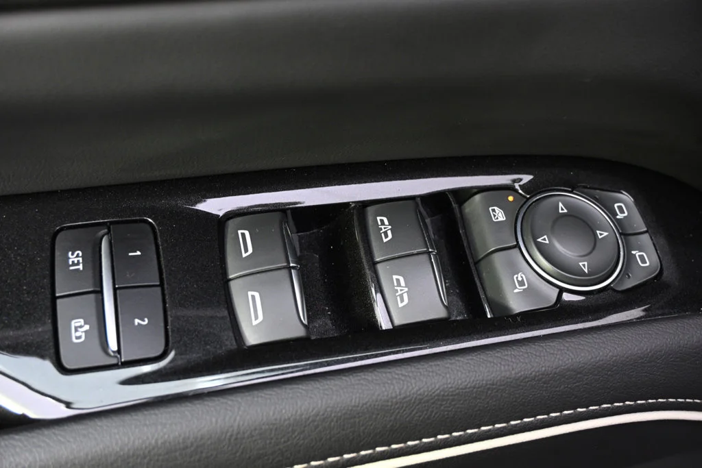 Used 2023 BLACK RAVEN Cadillac 4WD Premium Luxury image 24