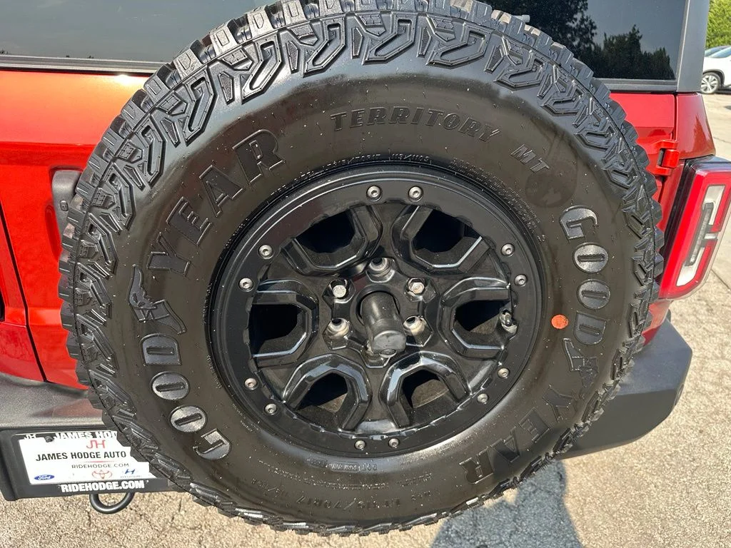 Used 2022 Red Ford Wildtrak image 9