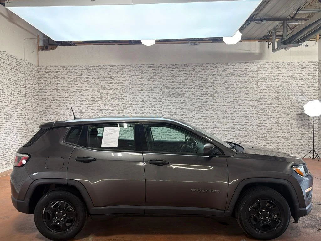 Used 2020 Granite Crystal Metallic Clearcoat Jeep Sport image 8