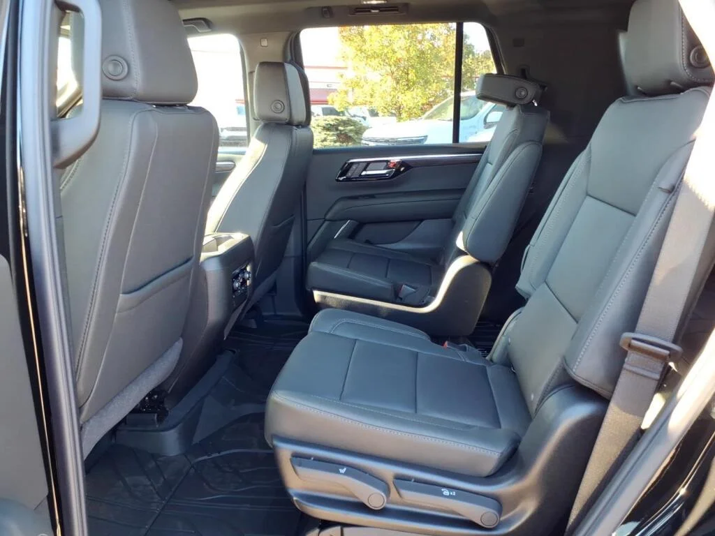 2027 Chevrolet Tahoe LT - Photo 6