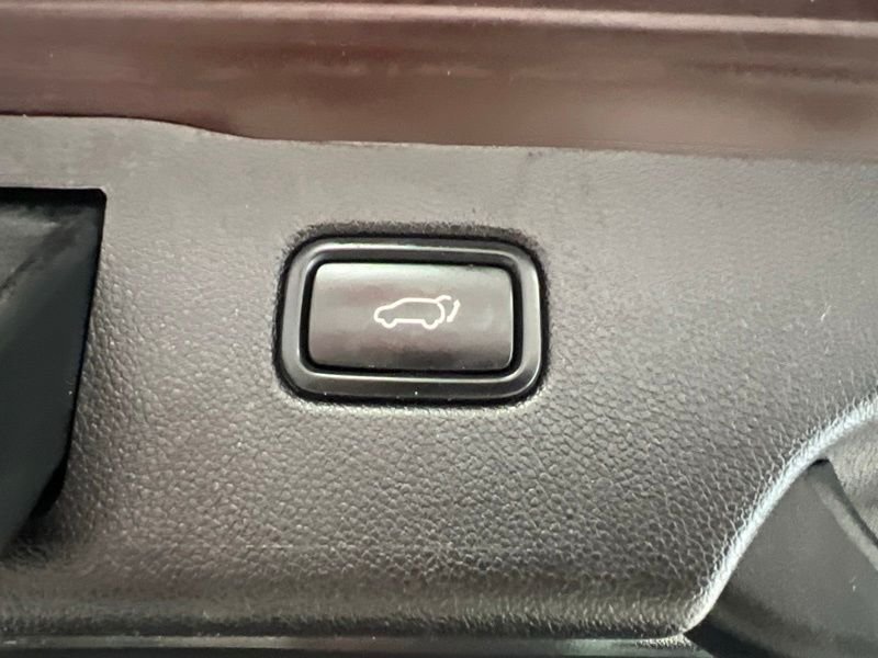Used 2018 Purple Kia EX image 9