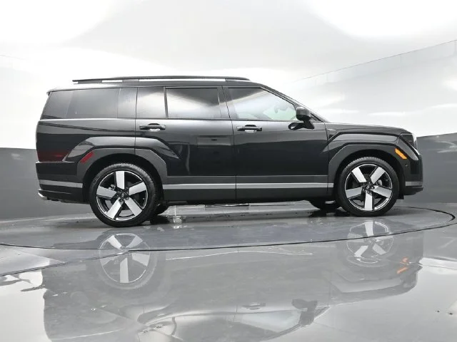 Used 2025 Black Hyundai Limited image 36