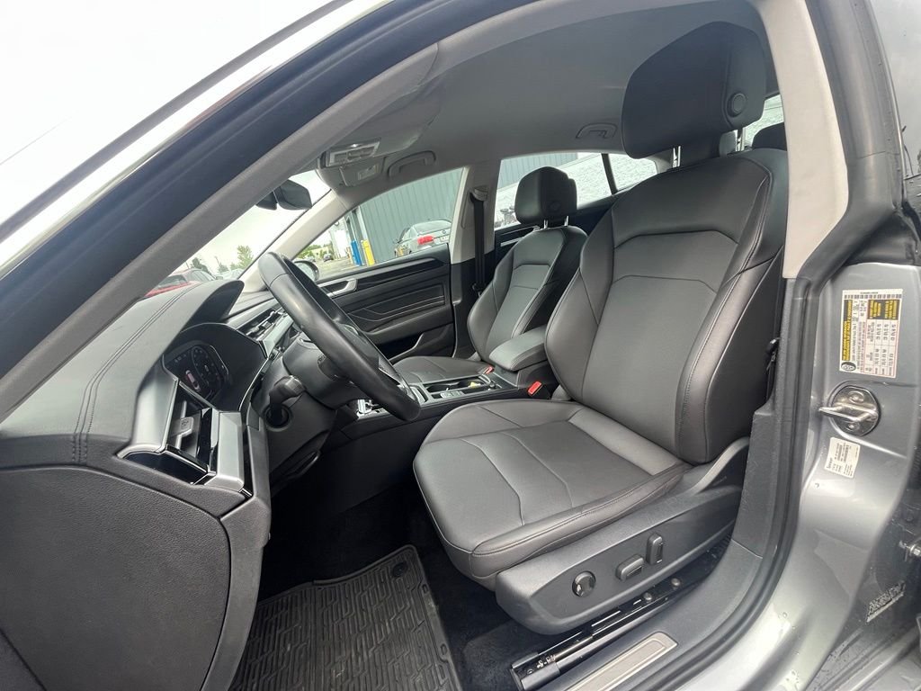 Used 2021 Gray Volkswagen 2.0T SE image 11