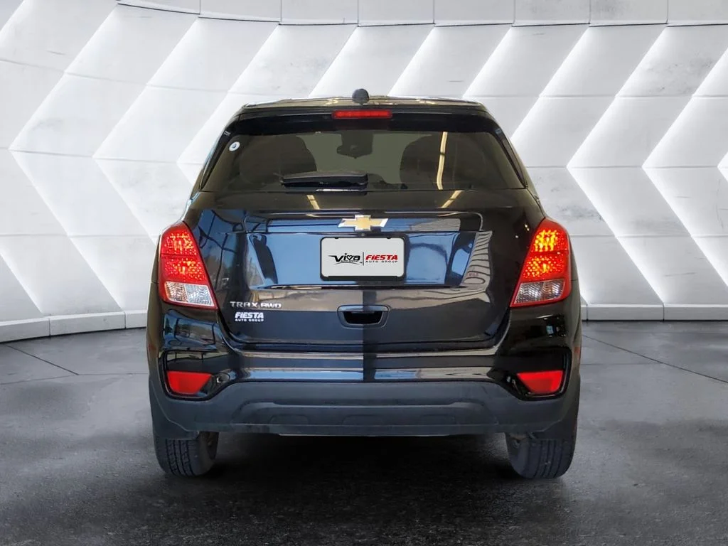 Used 2018 Black Chevrolet LS image 5