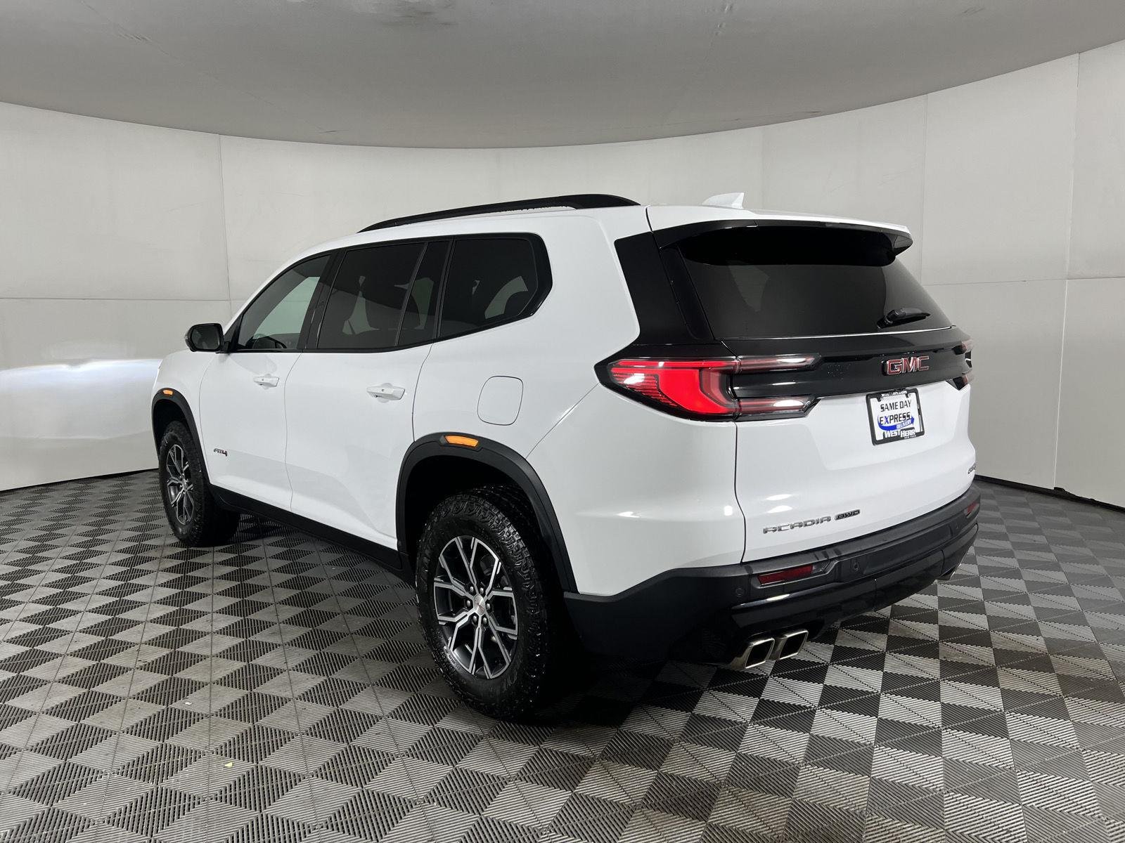 Used 2025 Summit White GMC AWD AT4 image 6