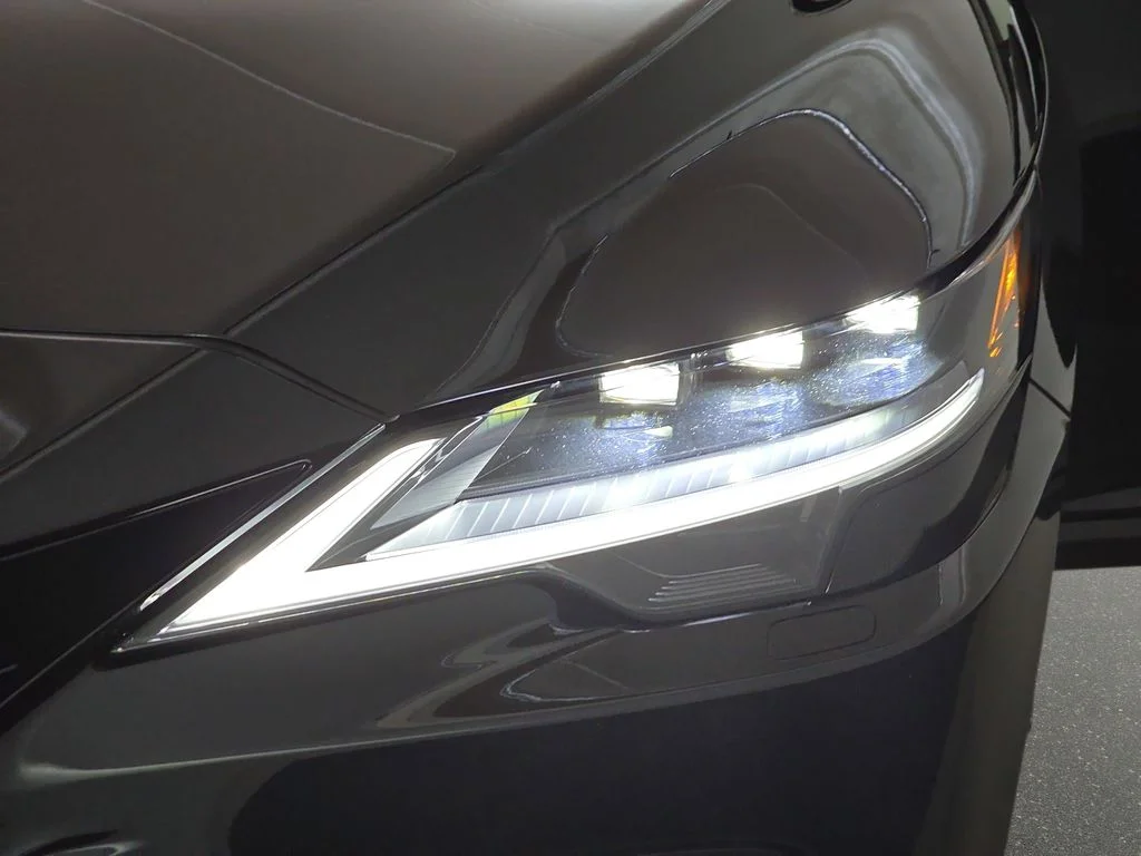 New 2026 Black Lexus 450h+ Luxury image 29