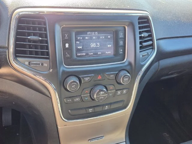 Used 2014 White Jeep Laredo image 19