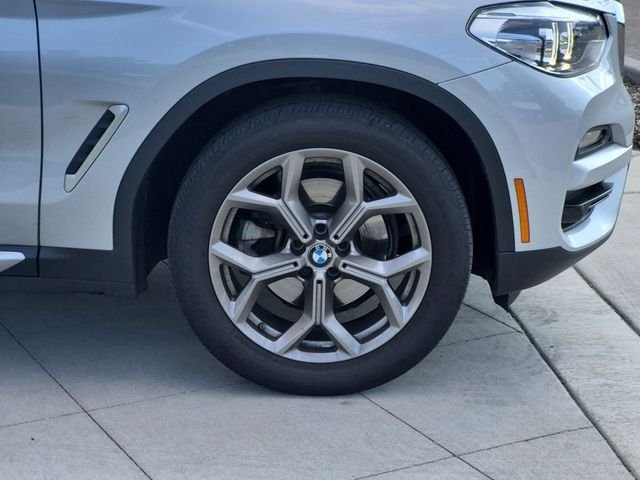Used 2021 Silver BMW xDrive30i image 9