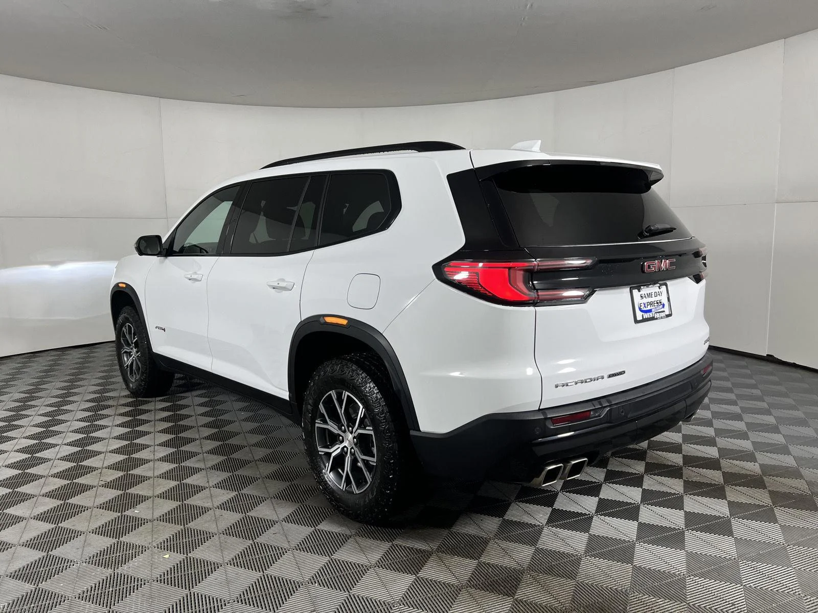 Used 2025 Summit White GMC AWD AT4 image 6