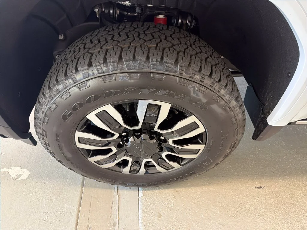 New 2026 Glacier White Tricoat GMC Denali Ultimate image 4
