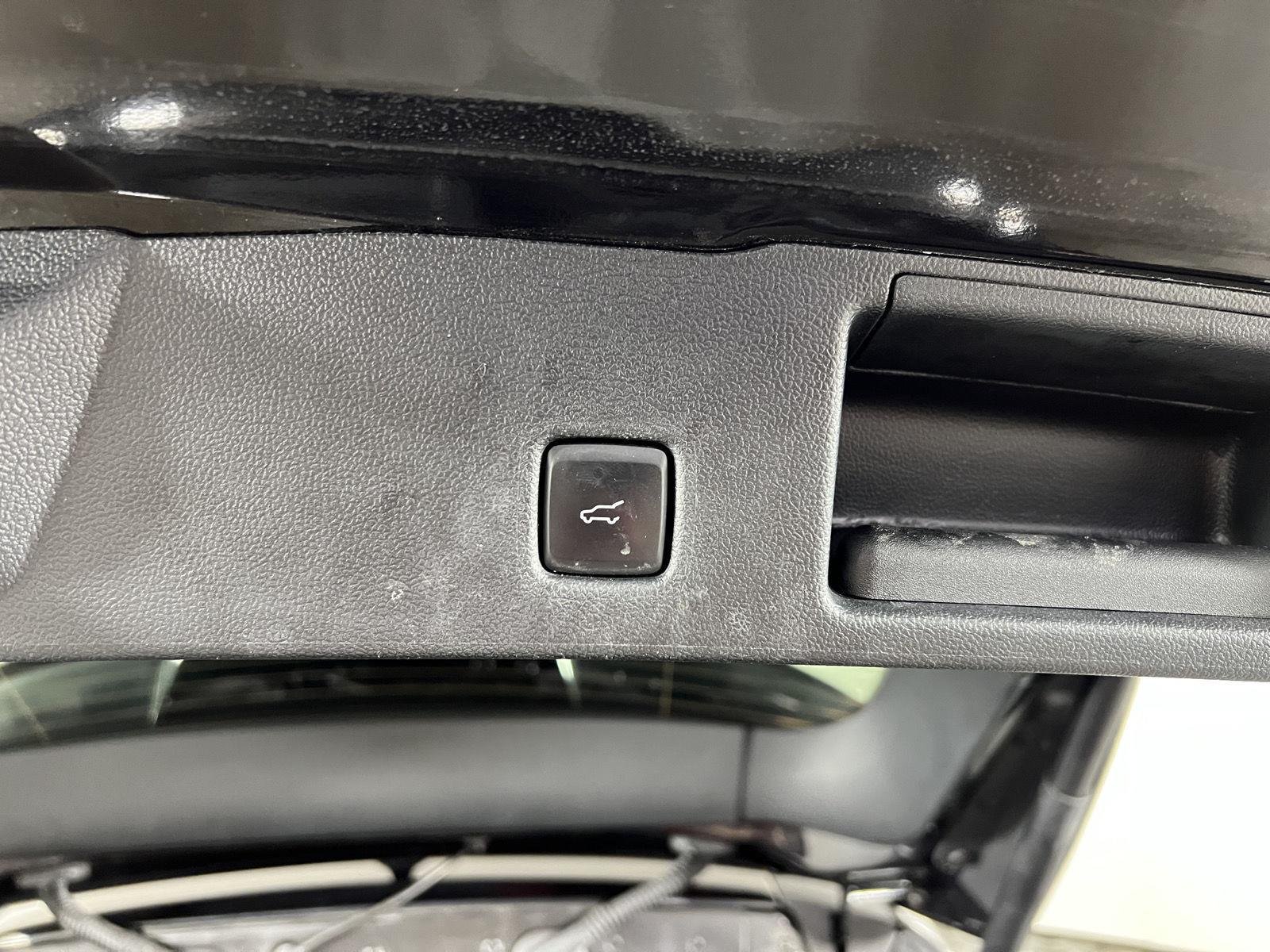 Used 2023 Agate Black Ford ST-Line image 7