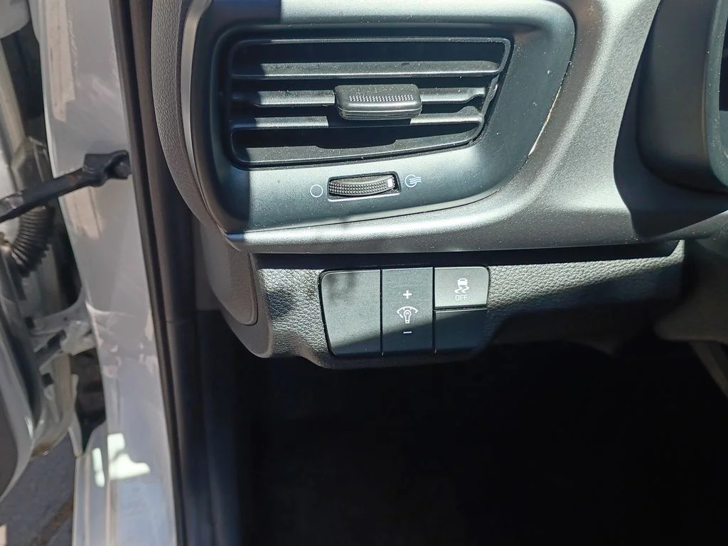 Used 2022 Clear White Kia S image 15