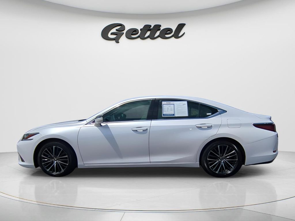 Used 2022 White Lexus 350 image 8