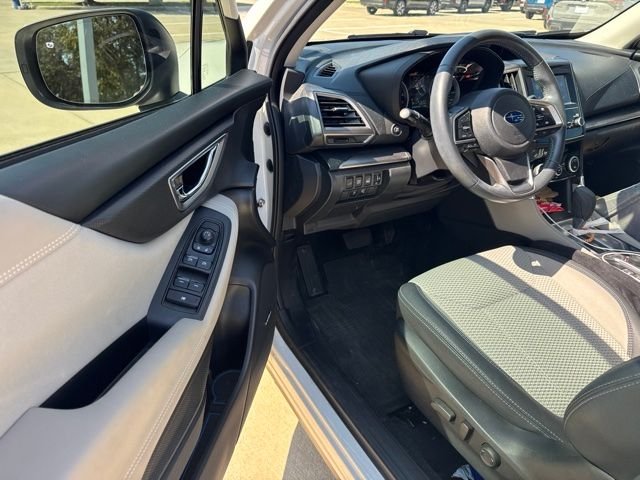 Used 2024  Subaru Premium image 8
