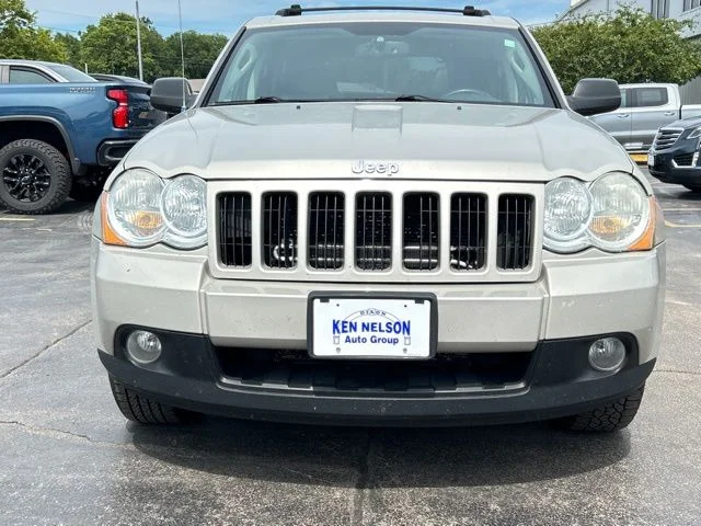 Used 2009 Light Graystone Pearl Jeep Laredo image 3