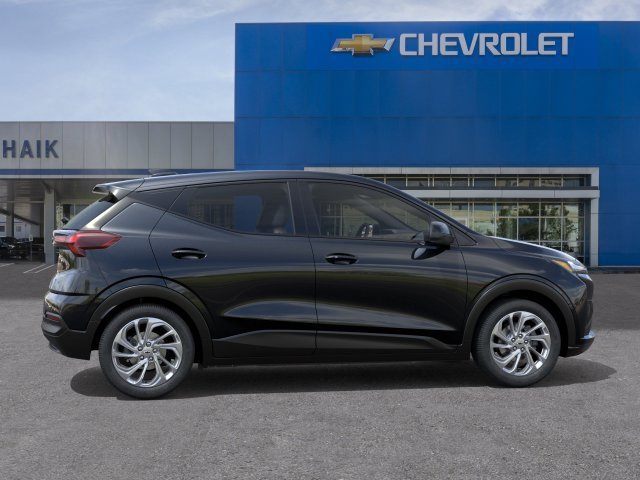 2027 Chevrolet Bolt photo 5 of 32