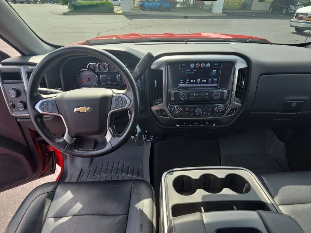 Used 2018 Red Chevrolet LT image 35