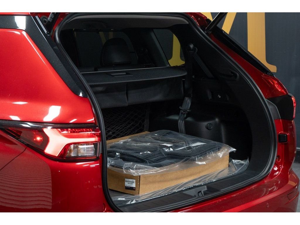 2025 Mitsubishi Outlander Plug-in Hybrid SE - Photo 10