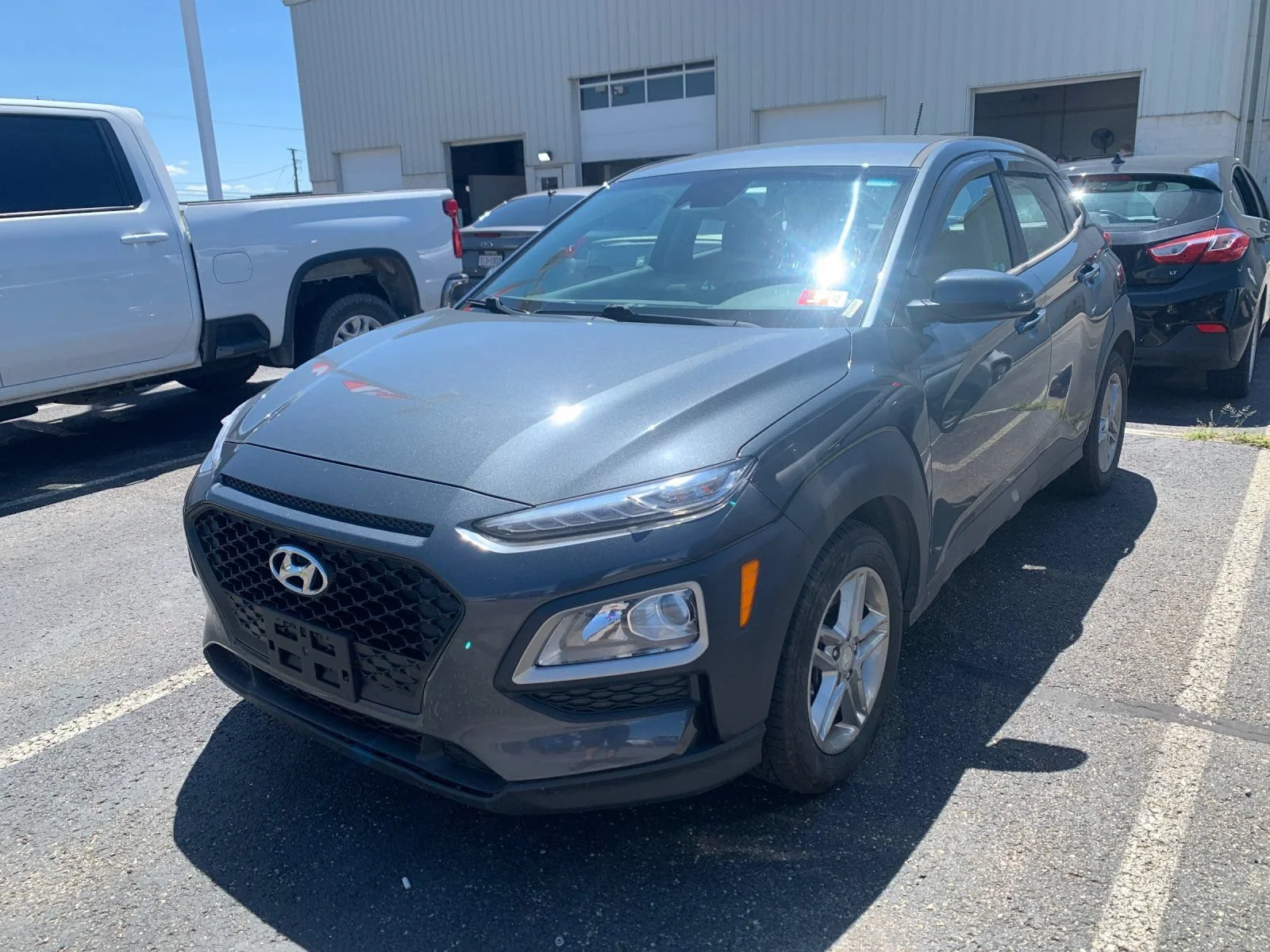 Used 2020 Gray Hyundai SE image 4
