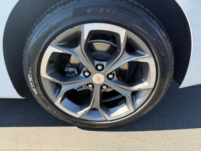 Used 2024 Summit White Chevrolet 1LT image 28
