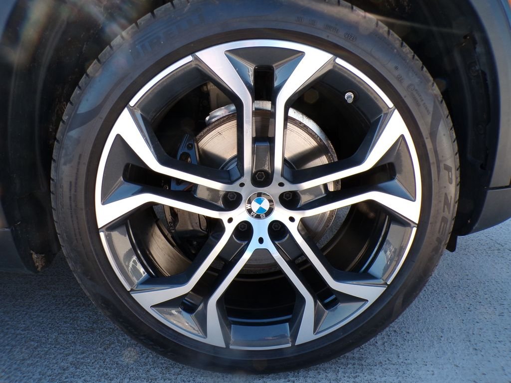 Certified Used 2026 Black Sapphire Metallic BMW xDrive40i image 8