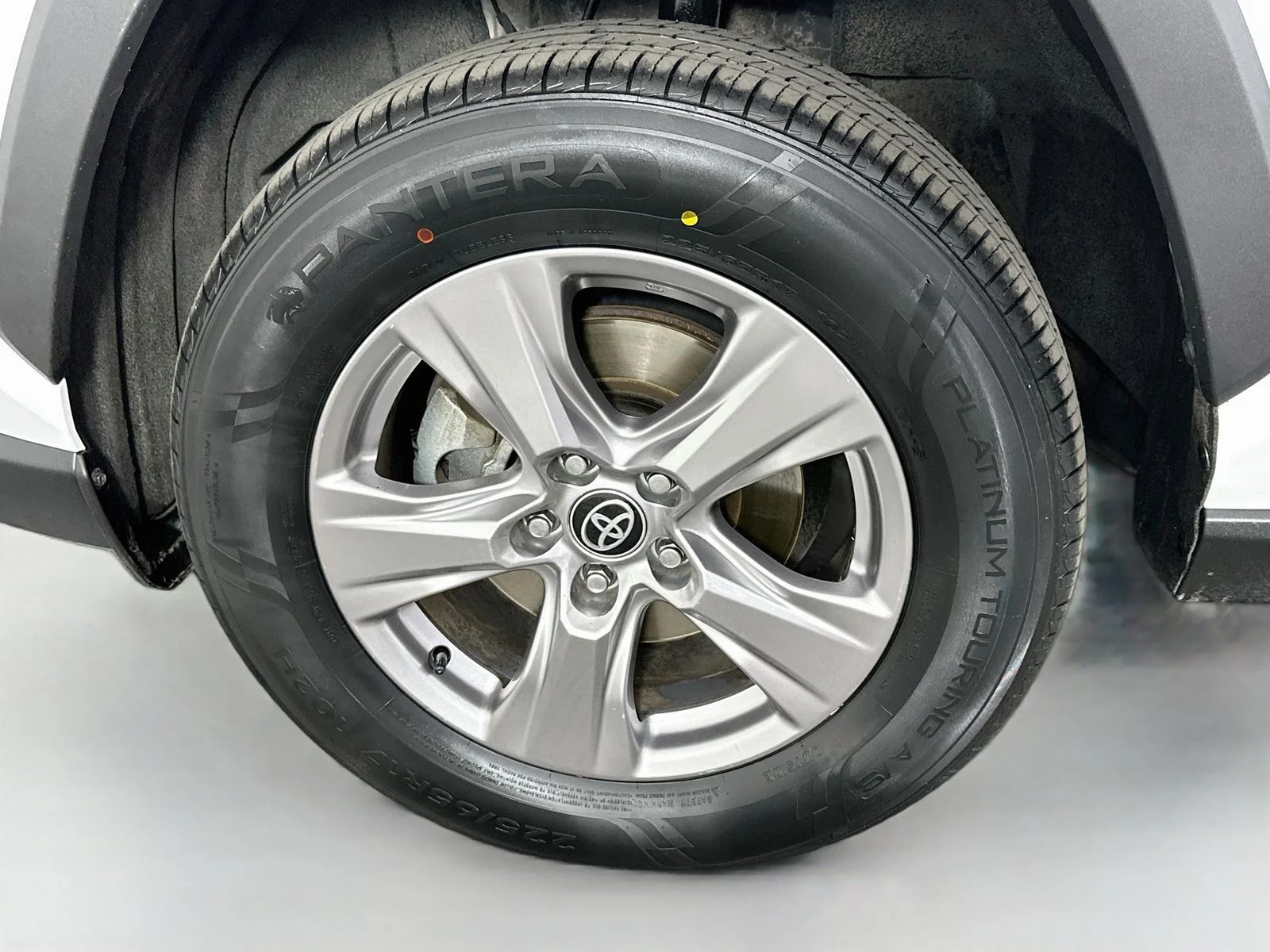 Used 2023 Ice Toyota XLE image 32