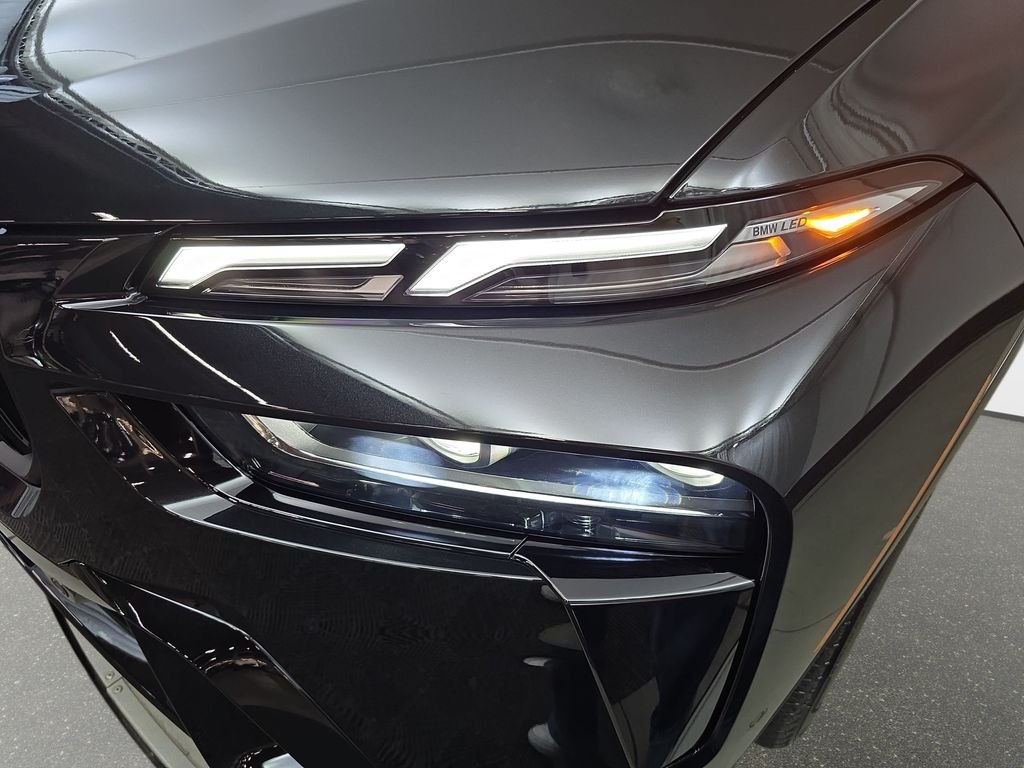 New 2027 Black Sapphire Metallic BMW xDrive40i image 29