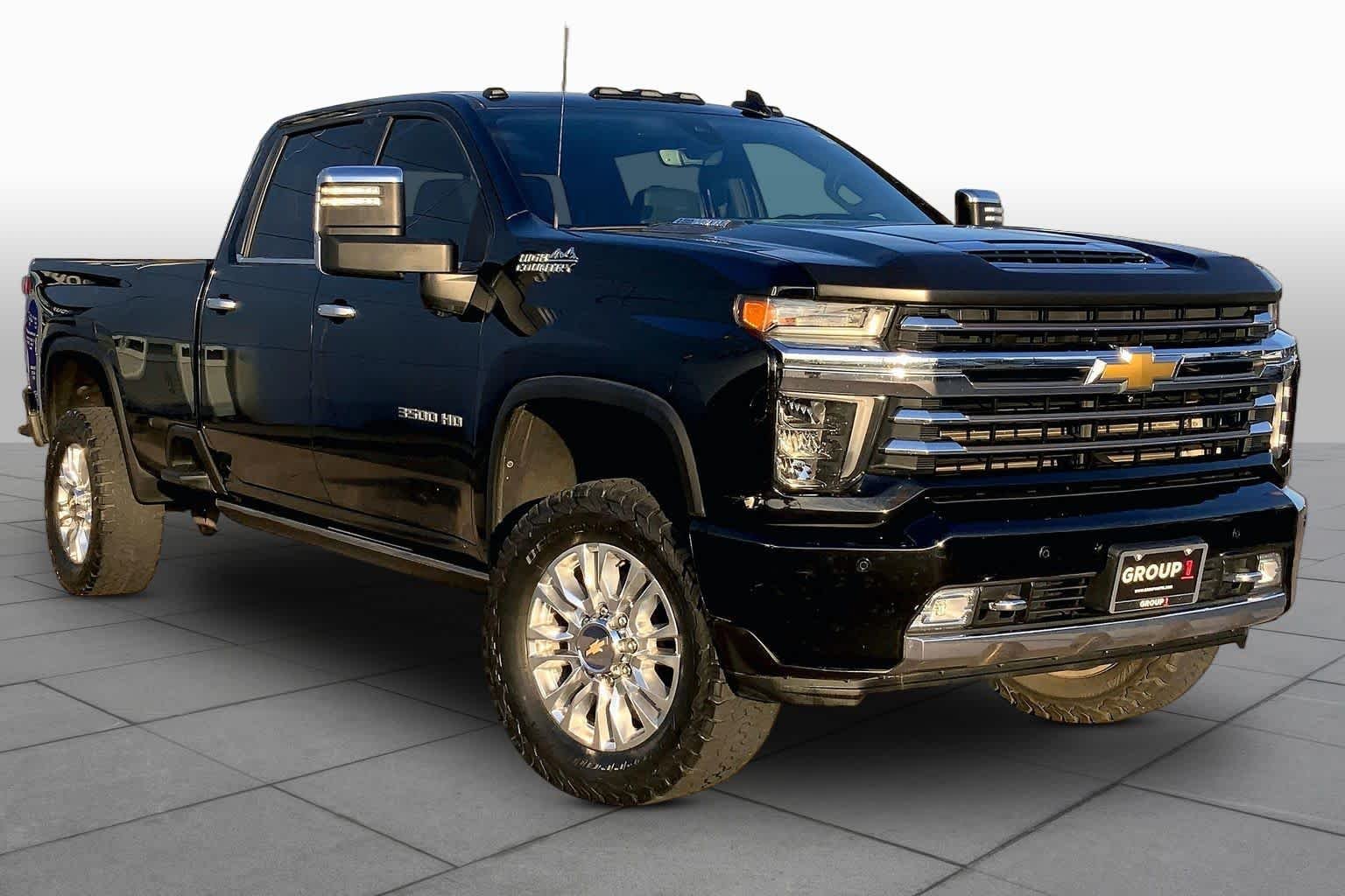 Used 2022 Black Chevrolet High Country image 3