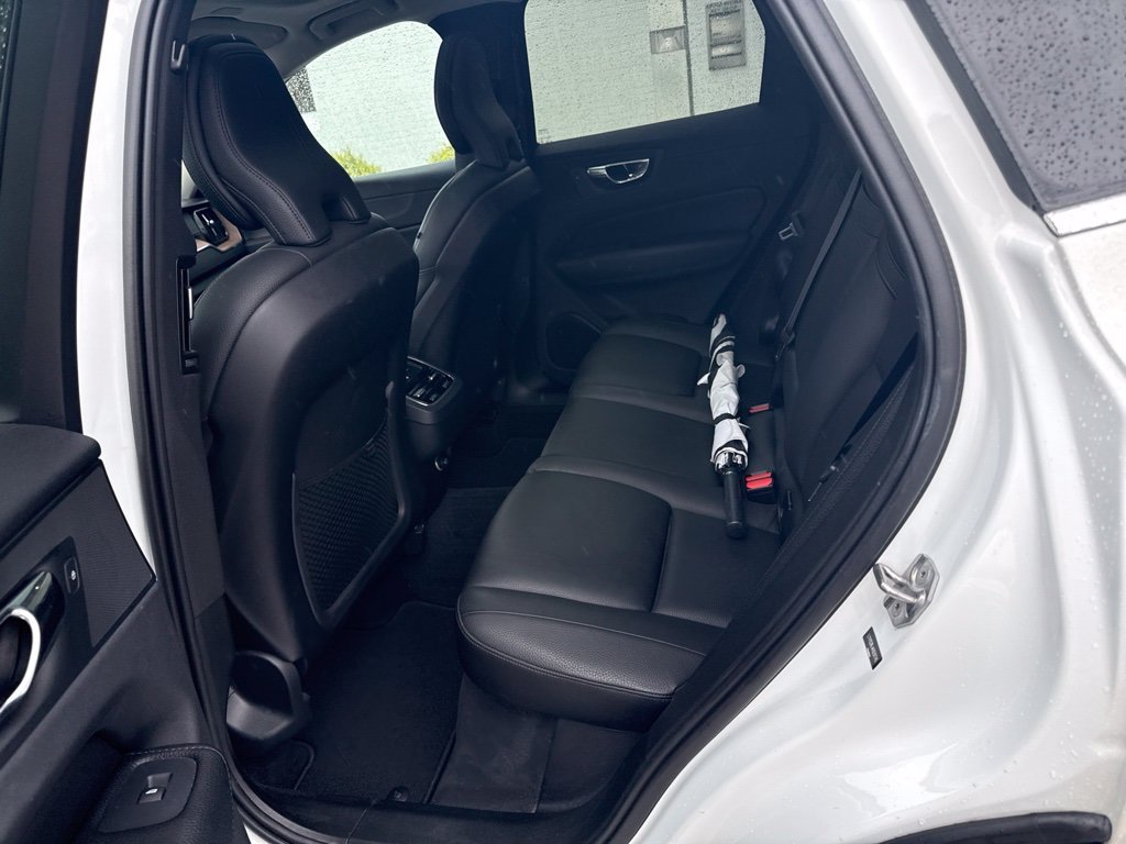Used 2019  Volvo T5 Inscription image 22