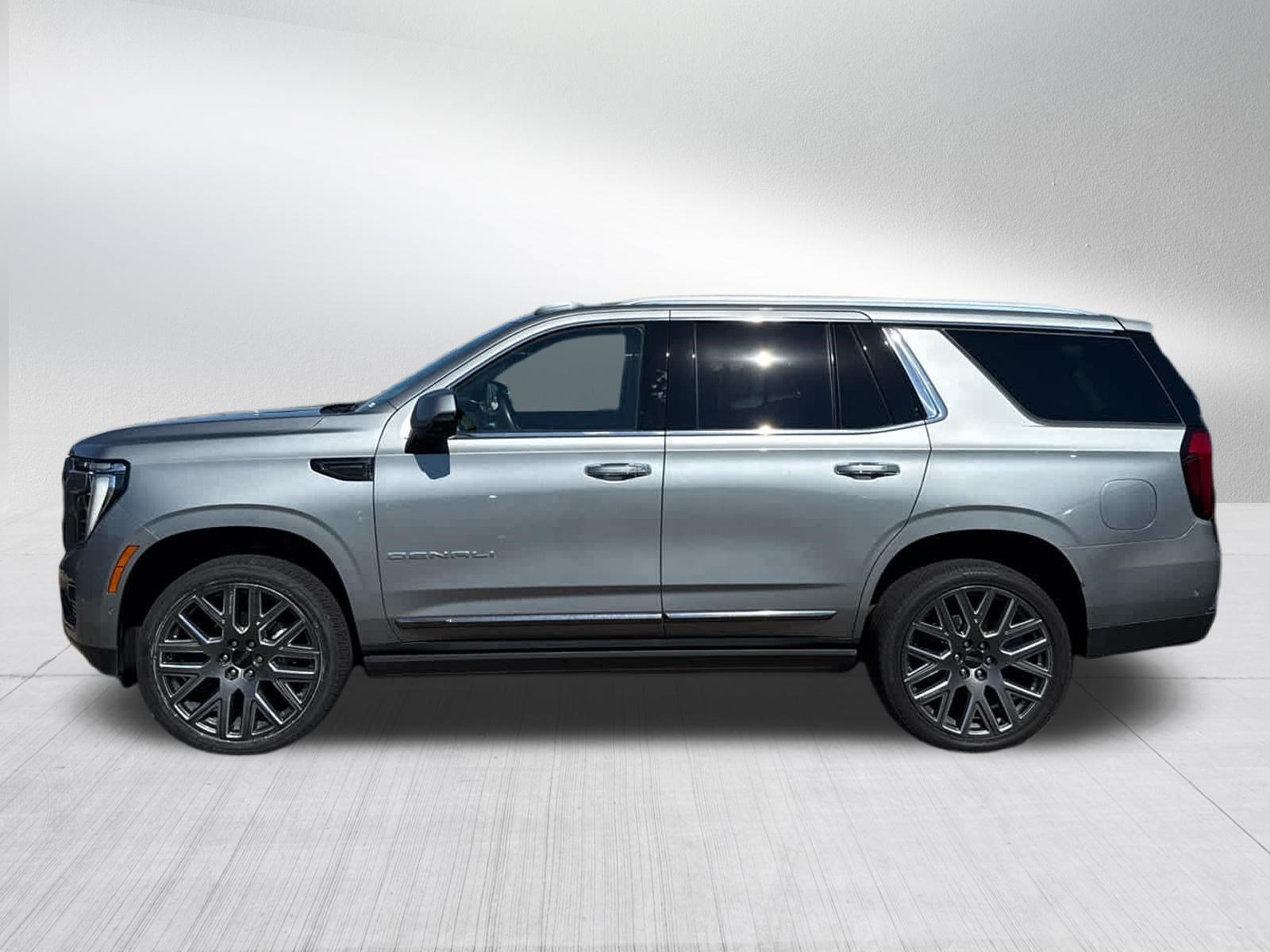 Used 2025 Sterling Metallic GMC Denali Ultimate image 4