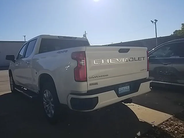 Used 2020 White Chevrolet Custom image 20