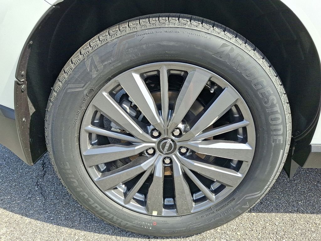 New 2026 Everest White Pearl TriCoat Nissan SL image 5