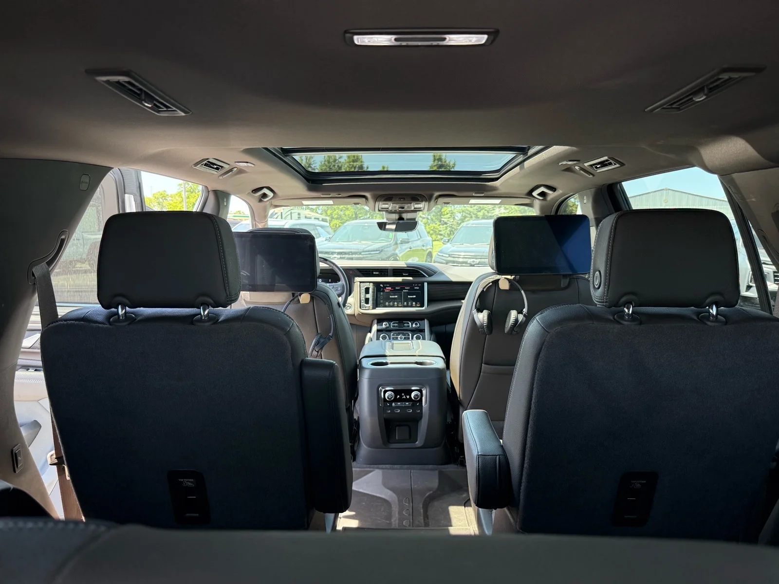 Used 2024 White Frost Tricoat GMC Denali image 17