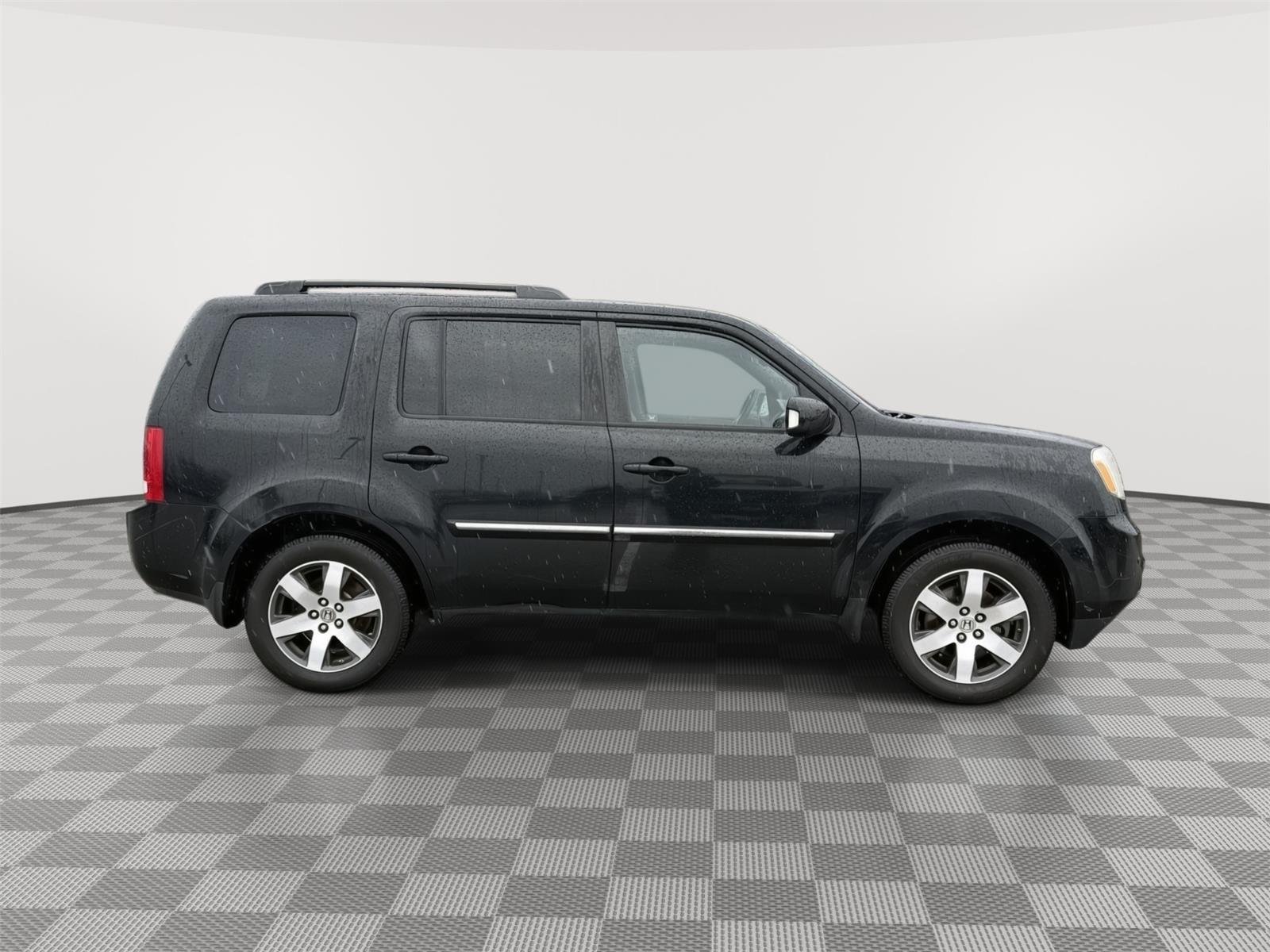 Used 2012 Crystal Black Pearl Honda Touring image 6
