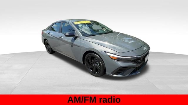 Used 2026 Gray Hyundai SEL Sport image 12